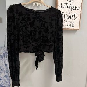 Forever 21 Black Crop Floral Tie-Back Blouse